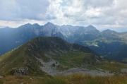 51 Scendendo dal Valegino in cresta verso l'Arete